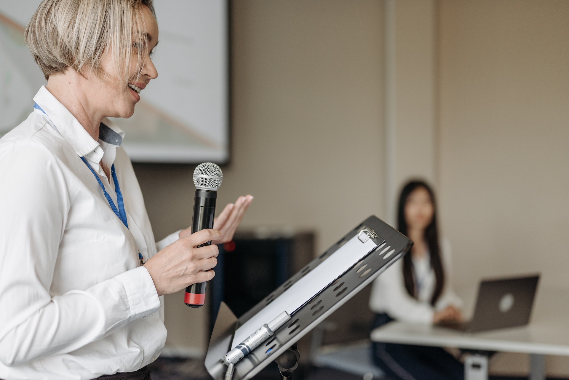 Research conferences: How to become a more confident presenter